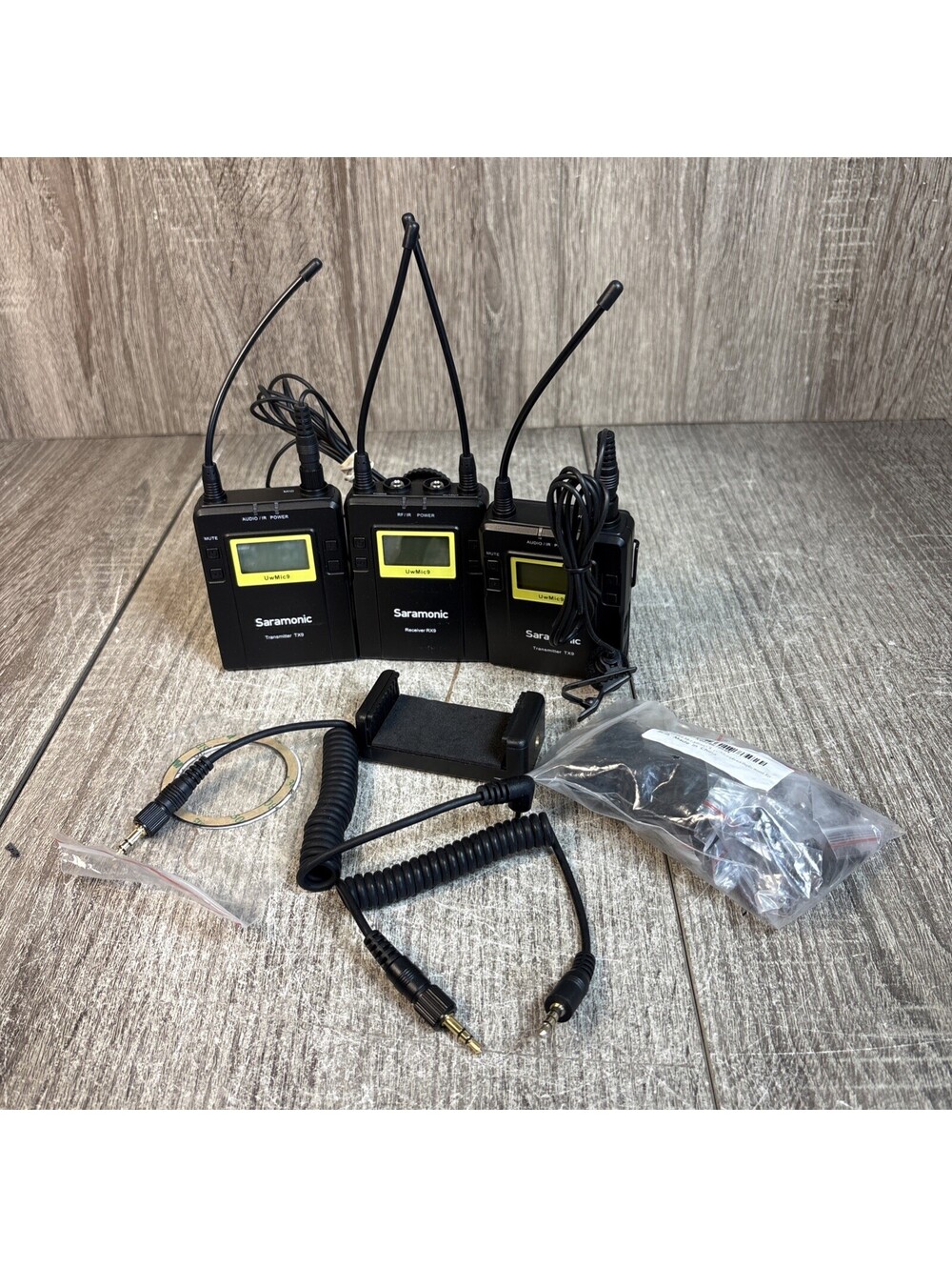 Saramonic UwMic9 RX9 + 2 TX9 UHF Wireless Microphone